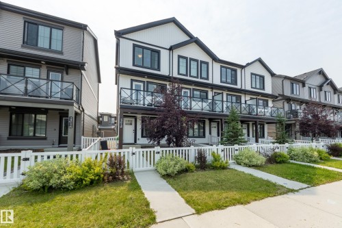19719 28 Avenue NW  Edmonton, AB T6M 1M1
