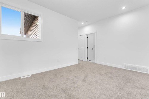 13136 187 Avenue Nw, Edmonton, AB - Indoor Photo Showing Other Room