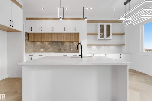 13136 187 Avenue Nw, Edmonton, AB - Indoor Photo Showing Kitchen With Upgraded Kitchen