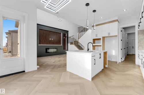 13136 187 Avenue Nw, Edmonton, AB - Indoor Photo Showing Kitchen