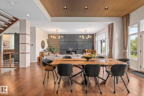699 Howatt Drive Sw, Edmonton, AB - Indoor Photo Showing Dining Room