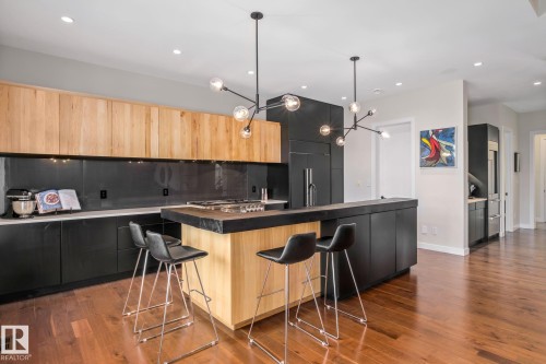 699 Howatt Drive Sw, Edmonton, AB - Indoor Photo Showing Kitchen With Upgraded Kitchen