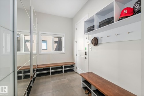 699 Howatt Drive Sw, Edmonton, AB - Indoor Photo Showing Other Room
