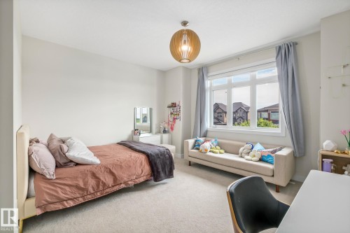 699 Howatt Drive Sw, Edmonton, AB - Indoor Photo Showing Bedroom