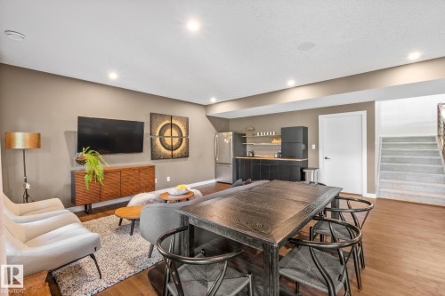 699 Howatt Drive Sw, Edmonton, AB - Indoor