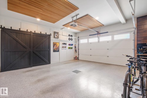 699 Howatt Drive Sw, Edmonton, AB - Indoor Photo Showing Garage