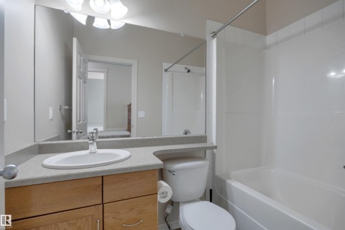 3080 Spence Wynd Sw, Edmonton, AB - Indoor Photo Showing Bathroom