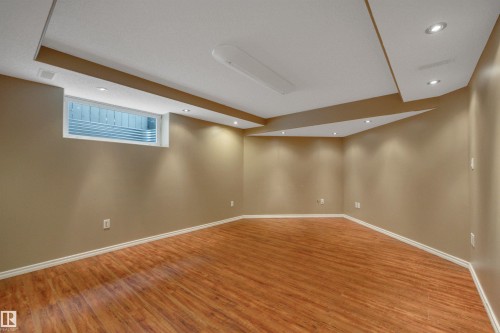 3080 Spence Wynd Sw, Edmonton, AB - Indoor Photo Showing Other Room