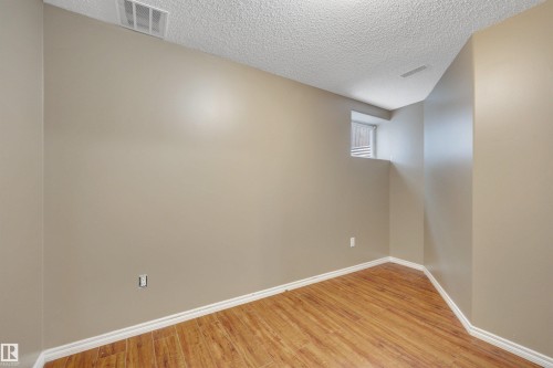 3080 Spence Wynd Sw, Edmonton, AB - Indoor Photo Showing Other Room