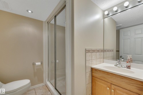 3080 Spence Wynd Sw, Edmonton, AB - Indoor Photo Showing Bathroom