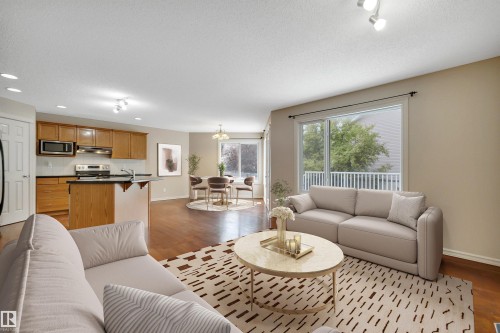 3080 Spence Wynd Sw, Edmonton, AB - Indoor Photo Showing Living Room