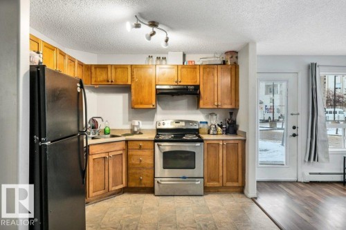 #2105 320 Clareview Station Dr Nw, Edmonton, AB - Indoor Photo Showing Kitchen