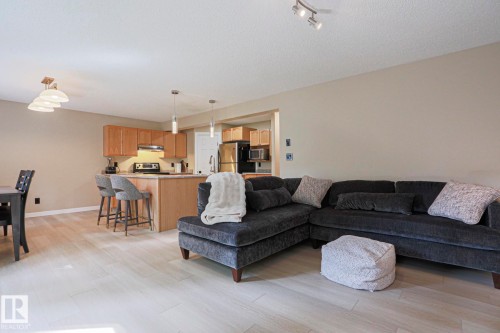 8 Erinwoods Place, St. Albert, AB - Indoor Photo Showing Living Room