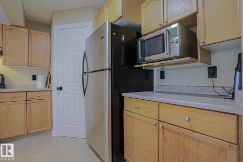 8 Erinwoods Place, St. Albert, AB - Indoor Photo Showing Kitchen