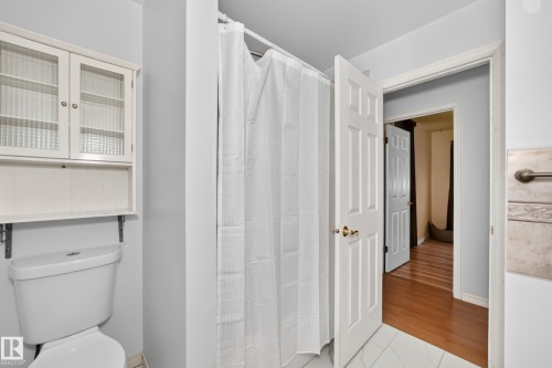 9205 84 Street, Fort Saskatchewan, AB - Indoor Photo Showing Bathroom