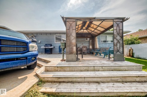 9205 84 Street, Fort Saskatchewan, AB - Outdoor