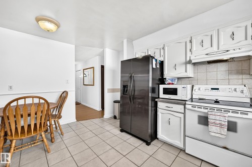 9205 84 Street, Fort Saskatchewan, AB - Indoor Photo Showing Kitchen