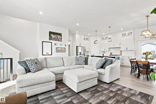 328 Fundy Way, Cold Lake, AB - Indoor Photo Showing Living Room