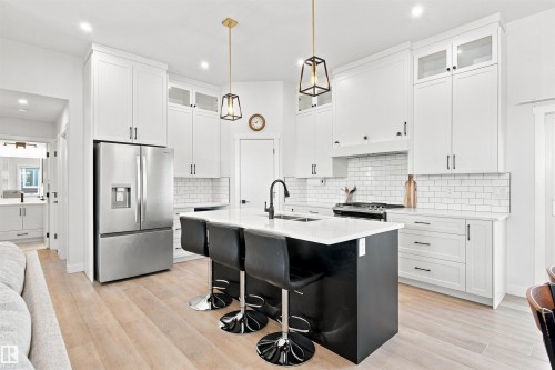 328 Fundy Way, Cold Lake, AB - Indoor Photo Showing Kitchen With Upgraded Kitchen
