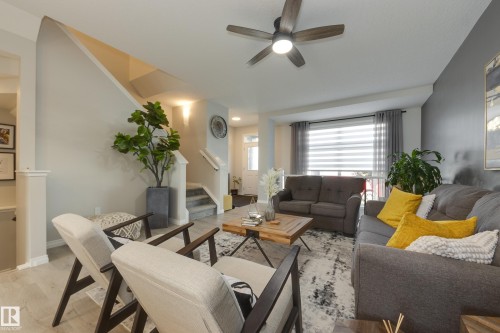 9943 227 Street Nw, Edmonton, AB - Indoor Photo Showing Living Room