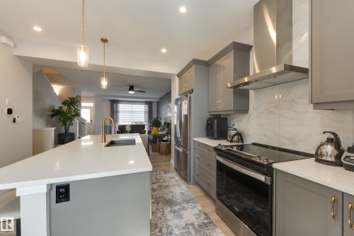 9943 227 Street Nw, Edmonton, AB - Indoor Photo Showing Kitchen With Upgraded Kitchen
