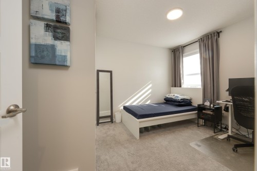 9943 227 Street Nw, Edmonton, AB - Indoor
