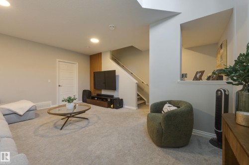 9943 227 Street Nw, Edmonton, AB - Indoor