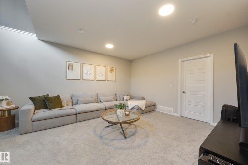 9943 227 Street Nw, Edmonton, AB - Indoor Photo Showing Living Room