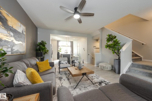 9943 227 Street Nw, Edmonton, AB - Indoor Photo Showing Living Room