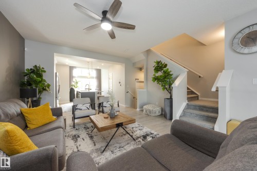 9943 227 Street Nw, Edmonton, AB - Indoor Photo Showing Living Room