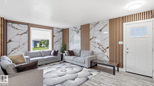 493 Kirkness Road Nw, Edmonton, AB - Indoor Photo Showing Living Room