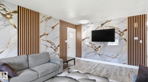 493 Kirkness Road Nw, Edmonton, AB - Indoor