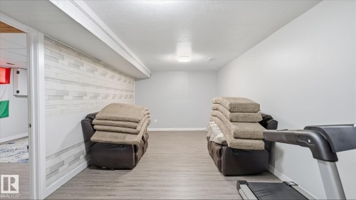 493 Kirkness Road Nw, Edmonton, AB - Indoor