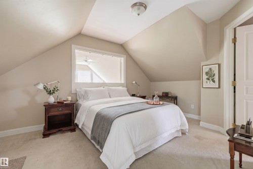 10308 134 Street Nw, Edmonton, AB - Indoor Photo Showing Bedroom