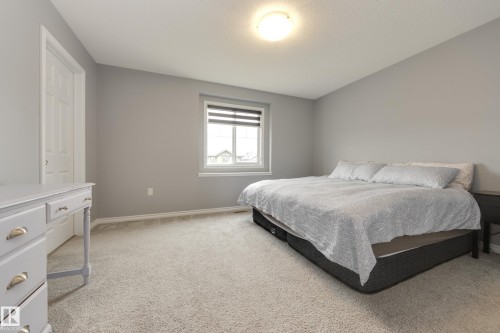 22123 88 Avenue Nw, Edmonton, AB - Indoor Photo Showing Bedroom