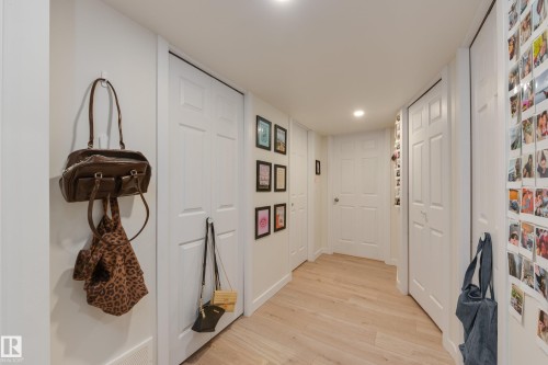 22123 88 Avenue Nw, Edmonton, AB - Indoor Photo Showing Other Room