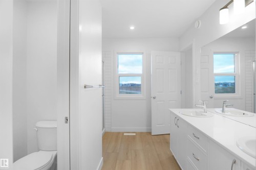19446 22A Avenue Nw, Edmonton, AB - Indoor Photo Showing Bathroom