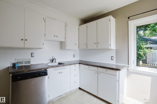 12811 117 Avenue Nw, Edmonton, AB - Indoor Photo Showing Kitchen