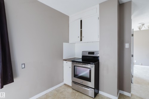 12811 117 Avenue Nw, Edmonton, AB - Indoor Photo Showing Kitchen