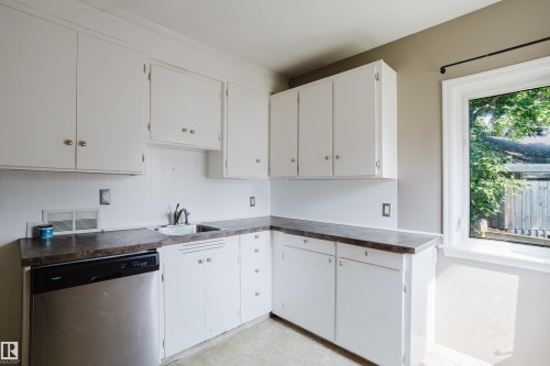 12811 117 Avenue Nw, Edmonton, AB - Indoor Photo Showing Kitchen