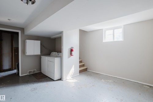 12811 117 Avenue Nw, Edmonton, AB - Indoor Photo Showing Laundry Room