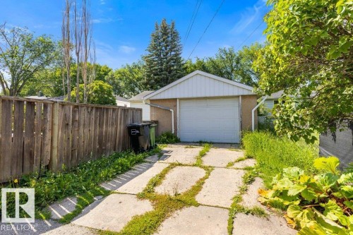 10731 148 Street Nw, Edmonton, AB - Outdoor