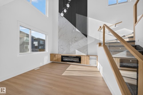 8512 Mayday Run Sw, Edmonton, AB - Indoor Photo Showing Other Room