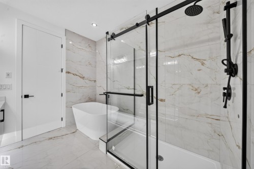 8512 Mayday Run Sw, Edmonton, AB - Indoor Photo Showing Bathroom