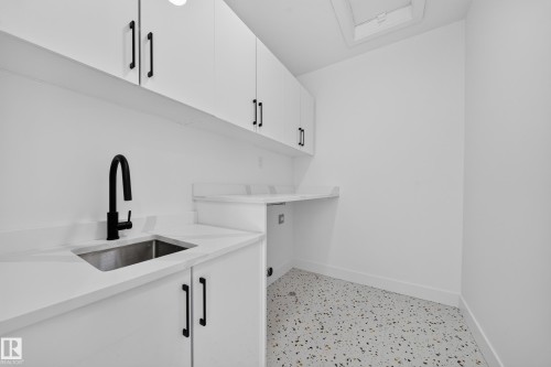 8512 Mayday Run Sw, Edmonton, AB - Indoor Photo Showing Kitchen