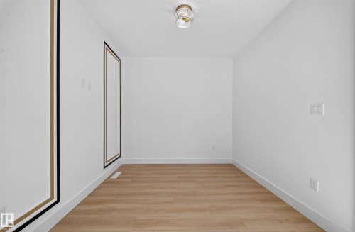 8512 Mayday Run Sw, Edmonton, AB - Indoor Photo Showing Other Room