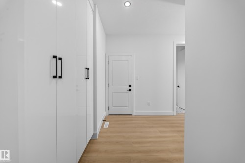 8512 Mayday Run Sw, Edmonton, AB - Indoor Photo Showing Other Room