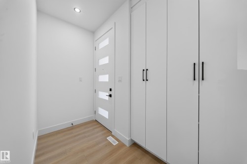 8512 Mayday Run Sw, Edmonton, AB - Indoor Photo Showing Other Room