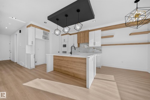 8512 Mayday Run Sw, Edmonton, AB - Indoor Photo Showing Kitchen