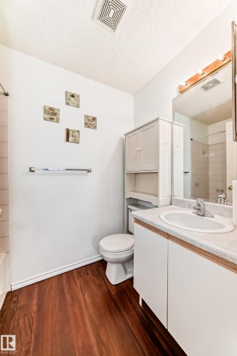 #320 9620 174 St Nw, Edmonton, AB - Indoor Photo Showing Bathroom